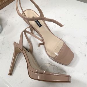 Nine West Zadie size 7.5 M ankle strap heels - tan w clear toe strap